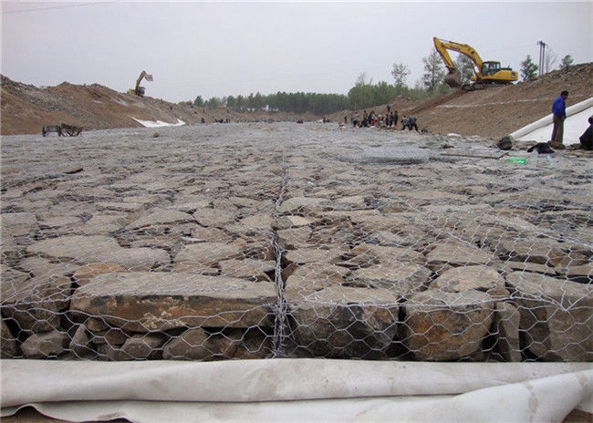 structure monolithique de boîte de Gabion galvanisée par 2x1x1m pour la stabilisation de la terre 2
