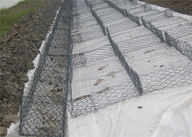 le PVC de taille de trou de 2.0mm 60*80mm a enduit la boîte de Gabion pour le matelas de remblai de rivière 2