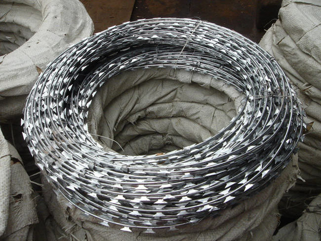 barbelé CBT 60 Diamond Mesh Fencing de rasoir de concertina de 18m 15cm 0