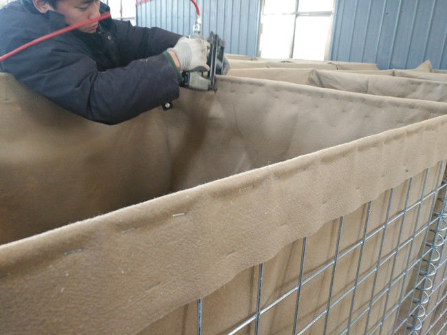 Le géotextile lourd de HBGB 350g/Sqm a soudé Gabion Mesh Noise Barrier Wall 1