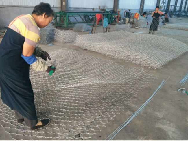 Le PE de câble a enduit la lutte contre les inondations hexagonale de PVC Gabion Mesh Baskets HBGB 2
