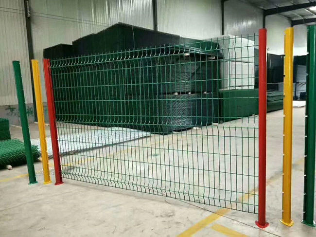 l'ouverture 3x3 de 50x150mm a soudé la puissance de panneaux de fil 3d qu'enduit a courbé la mesure 6 1