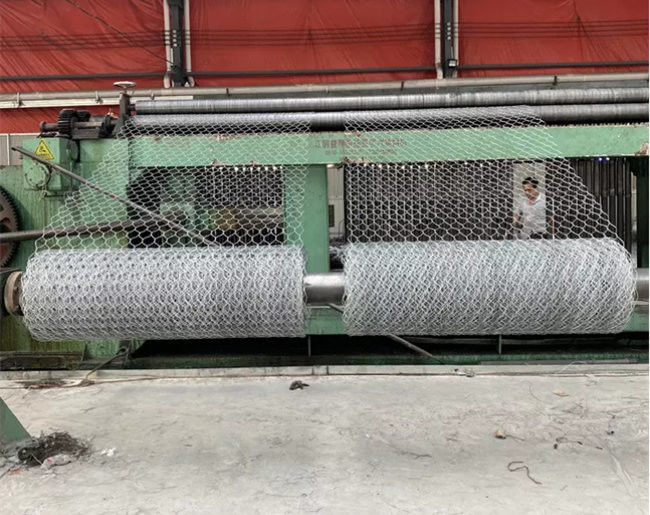 le PVC de taille de trou de 2.0mm 60*80mm a enduit la boîte de Gabion pour le matelas de remblai de rivière 0