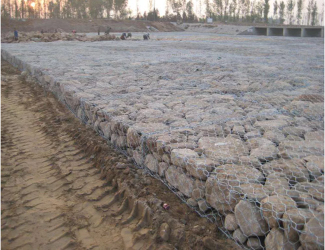 le PVC galvanisé de boîte tissé par haute de 0.5m Gabion a enduit le renfort de barrage 2